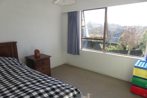 Photo of property in 102 Churton Drive, Churton Park, Wellington, 6037