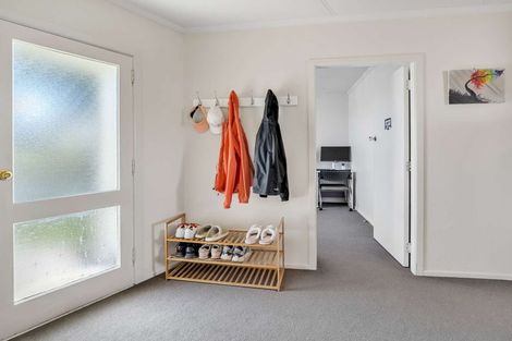 Photo of property in 14 Antrim Place, Hokowhitu, Palmerston North, 4410