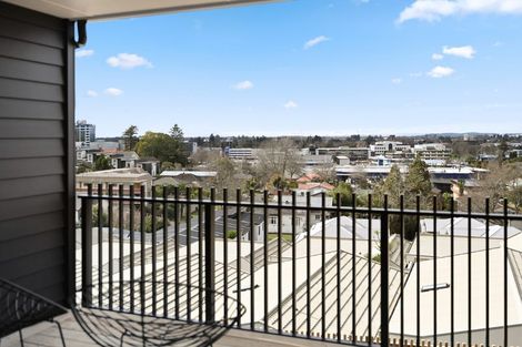 Photo of property in 5/12 Ruakiwi Road, Hamilton Lake, Hamilton, 3204