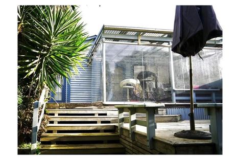 Photo of property in 12 Parrs Cross Road, Henderson, Auckland, 0612