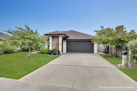 Photo of property in 8 Duggan Close, Rolleston, 7614