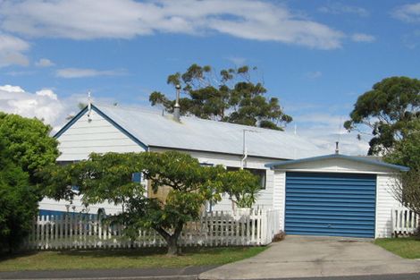Photo of property in 63 West Harbour Drive, West Harbour, Auckland, 0618