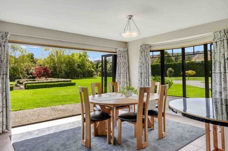 Photo of property in 27 Pohutukawa Drive, Levin, 5571