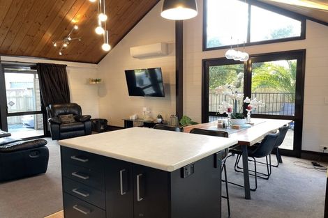 Photo of property in 37 Carter Crescent, Awapuni, Palmerston North, 4412