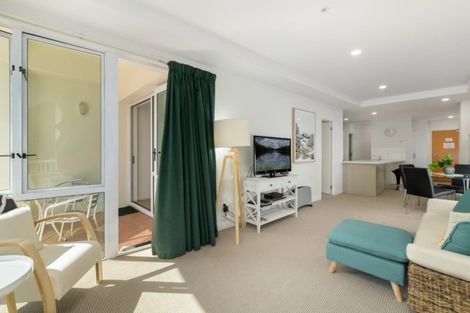Photo of property in 12 Maunganui Road, Mount Maunganui, 3116