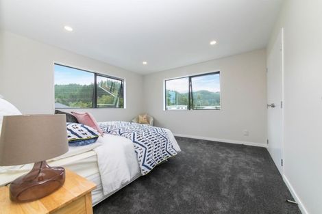 Photo of property in 1 Duchess Way, Riverhead, 0820