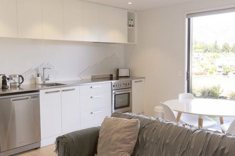 Photo of property in 50 Kings Drive, Wanaka, 9305