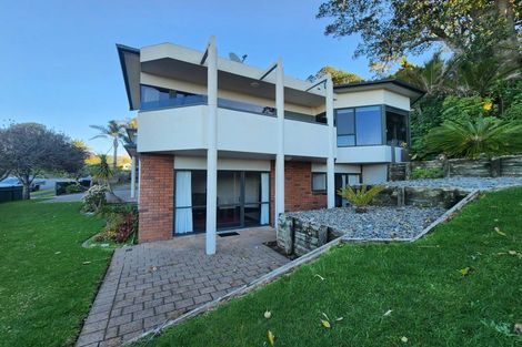 Photo of property in 18 Arden Place, Oakura, 4314