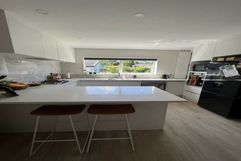 Photo of property in 28b Halberg Street, Glenfield, Auckland, 0629