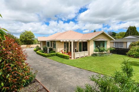 Photo of property in 11 Wanganui Road, Marton, 4710