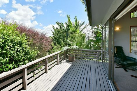 Photo of property in 33 Jelas Road, Red Beach, 0932