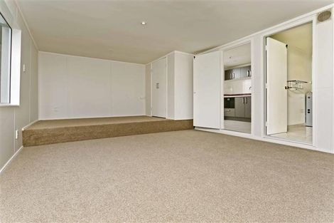 Photo of property in 1/115 Canongate Street, Birkdale, Auckland, 0626