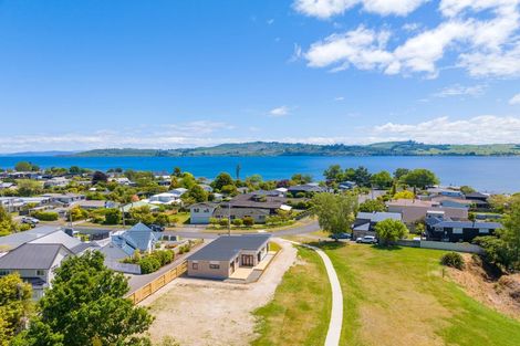 Photo of property in 20 Aubrey Crescent, Rainbow Point, Taupo, 3330