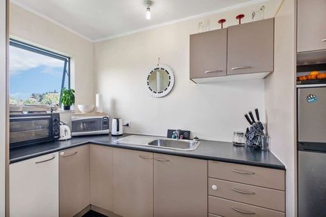 Photo of property in 26 Sunline Avenue, Massey, Auckland, 0614