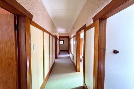 Photo of property in 23 Paynters Avenue, Strandon, New Plymouth, 4312