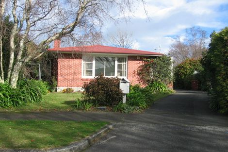 Photo of property in 15 Innes Place, Roslyn, Palmerston North, 4414