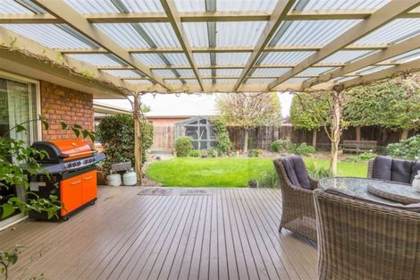 Photo of property in 2 Hawkins Place, Rangiora, 7400