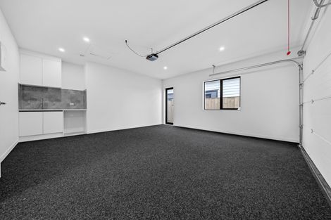 Photo of property in 28 Korowhiti Road, Clarks Beach, 2122