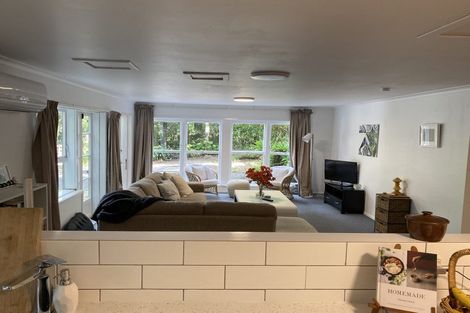 Photo of property in 53a Onedin Place, Titirangi, Auckland, 0604