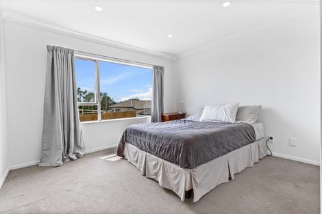 Photo of property in 35e Edmonton Road, Henderson, Auckland, 0612