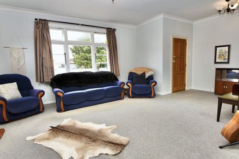 Photo of property in 2 Mckenzie Terrace, Carterton, 5713