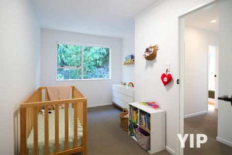 Photo of property in 38f2 Salford Street, Newlands, Wellington, 6037