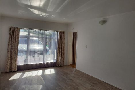 Photo of property in 1 Lowtherhurst Road, Massey, Auckland, 0614