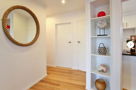 Photo of property in 16 Limmer Place, Browns Bay, Auckland, 0632