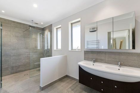 Photo of property in 8 Overbury Crescent, Rolleston, 7614