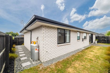 Photo of property in 33 Miromiro Street, Broomfield, Christchurch, 8042