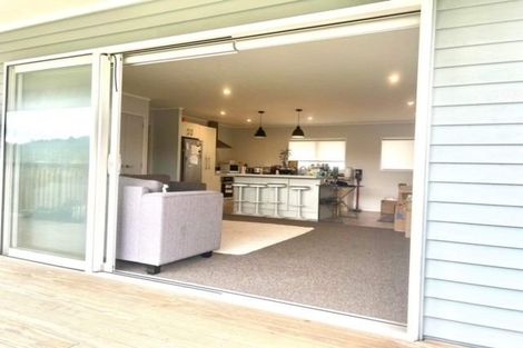 Photo of property in 62a Lauderdale Road, Birkdale, Auckland, 0626