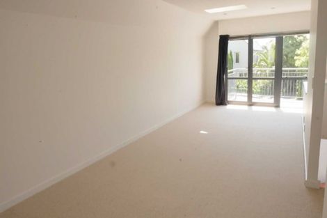 Photo of property in 7 Oakford Close, Riccarton, Christchurch, 8011