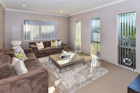 Photo of property in 6 Stranraer Crescent, Wattle Downs, Auckland, 2103