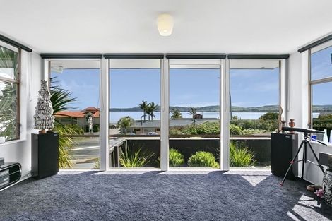 Photo of property in 232 Lake Terrace, Waipahihi, Taupo, 3330