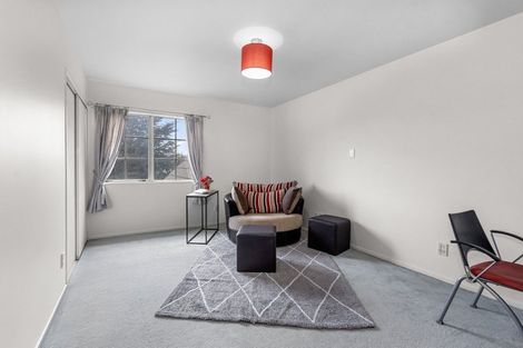 Photo of property in 25 Brockhall Lane, Avonhead, Christchurch, 8042