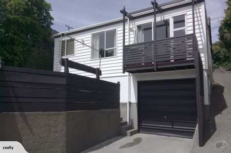 Photo of property in 5a Robert Street, Newlands, Wellington, 6037