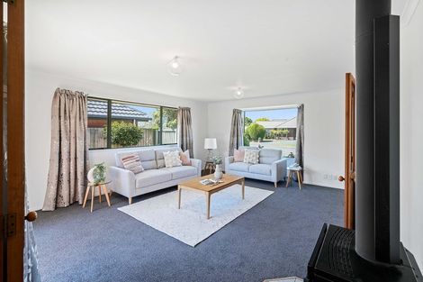Photo of property in 10 Mull Place, Broomfield, Christchurch, 8042
