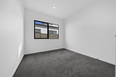 Photo of property in 28 Korowhiti Road, Clarks Beach, 2122