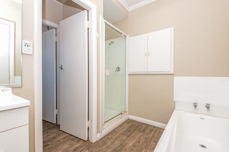 Photo of property in 56 Shamrock Street, Takaro, Palmerston North, 4412