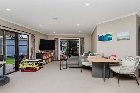 Photo of property in 10 Victoria Avenue, Dannevirke, 4930