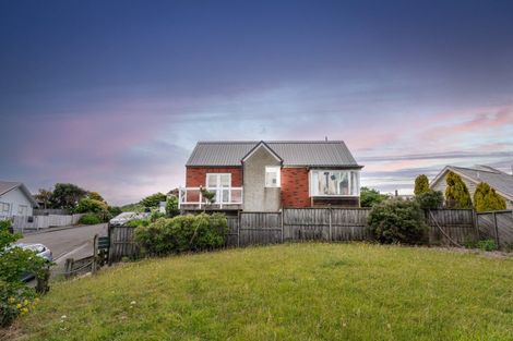 Photo of property in 28 Welland Place, Island Bay, Wellington, 6023