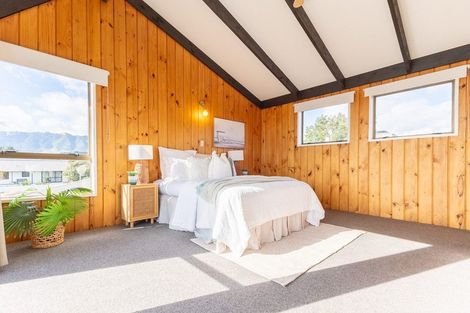 Photo of property in 26 Reeves Street, Waikanae Beach, Waikanae, 5036