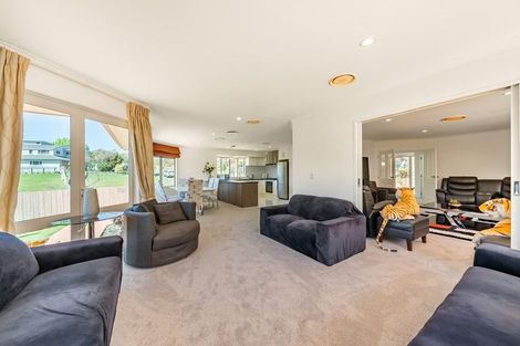 Photo of property in 14 Sylvan Way, Silverstream, Upper Hutt, 5019