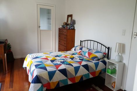 Photo of property in 37 Putnam Street, Northland, Wellington, 6012