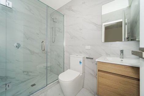 Photo of property in 2/11 Stottholm Road, Titirangi, Auckland, 0604