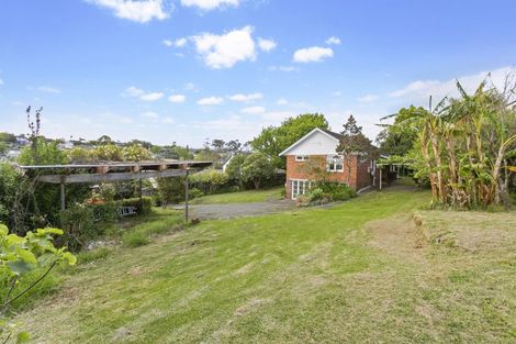 Photo of property in 27 Merriefield Avenue, Forrest Hill, Auckland, 0620