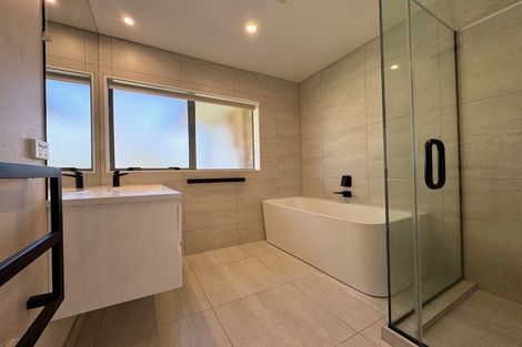 Photo of property in 2 Cottesmore Place, Huntington Park, Auckland, 2013