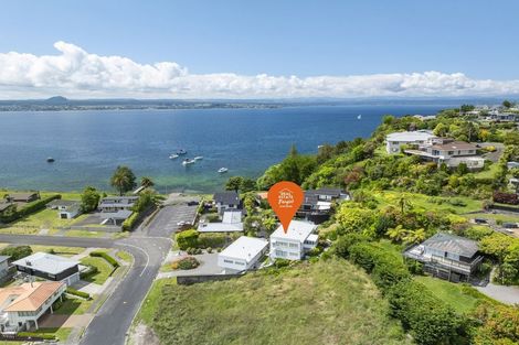 Photo of property in 4/22 Alberta Street, Acacia Bay, Taupo, 3330