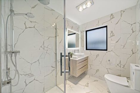 Photo of property in 11 Tawapou Close, Massey, 0614