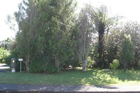Photo of property in 15 Durham Street, Te Atatu Peninsula, Auckland, 0610